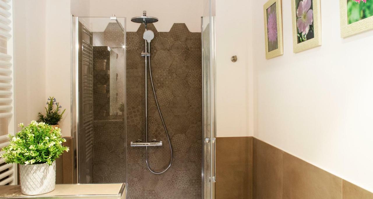 Appartement Flowers Joivy 25 Côme